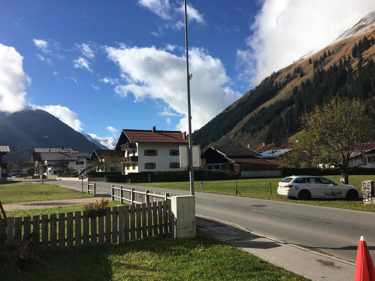 Gasthof Sonne Haeselgehr ภายนอก รูปภาพ
