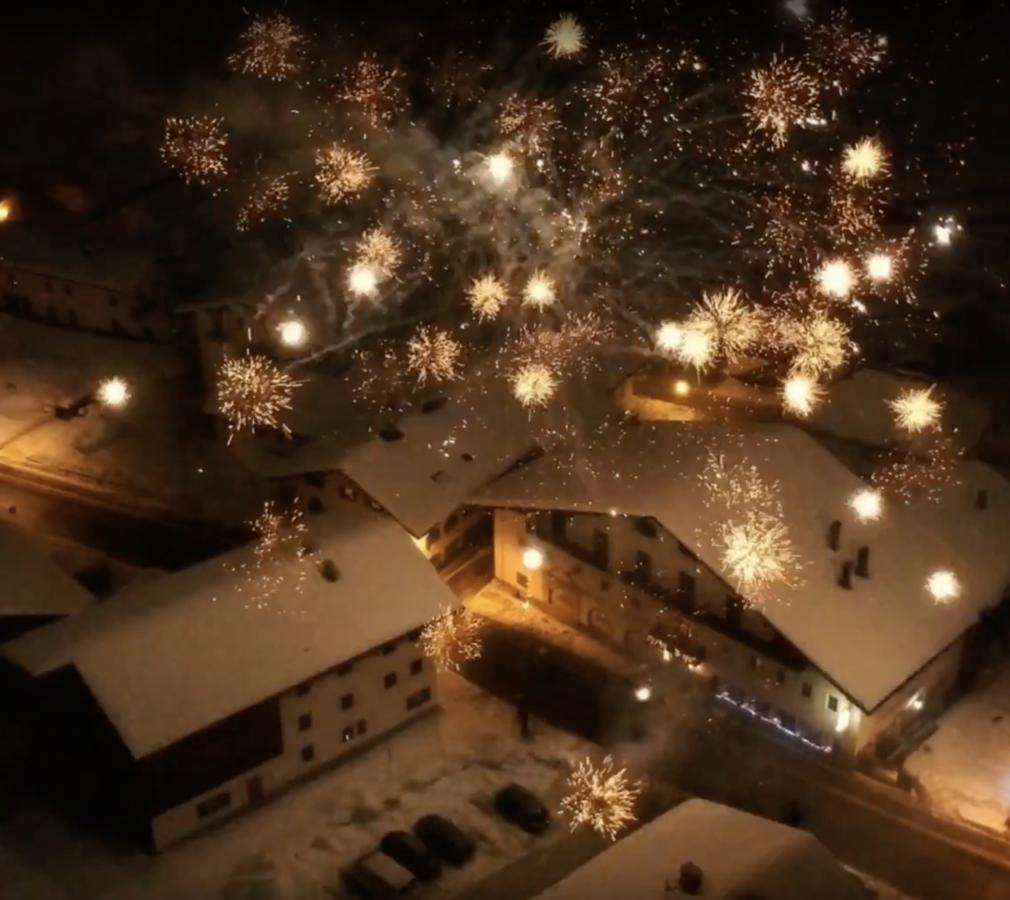 Gasthof Sonne Haeselgehr ภายนอก รูปภาพ